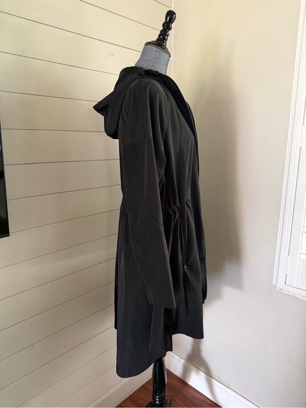 Athleta Women’s Solar Wind & Rain Anorak Jacket - Picture 6 of 10